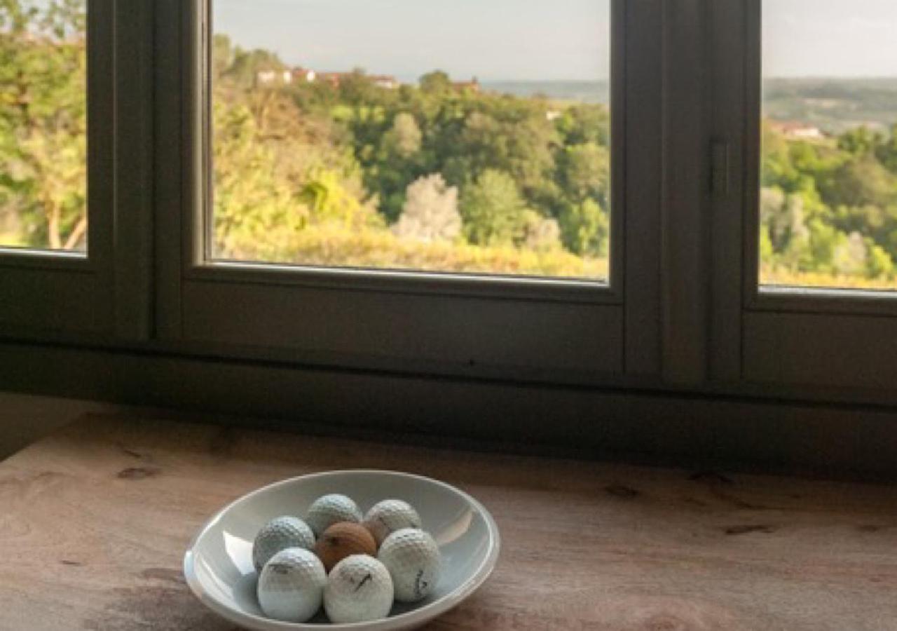 Апартаменти Charming Loft Golf Club Barolo Новело Екстер'єр фото