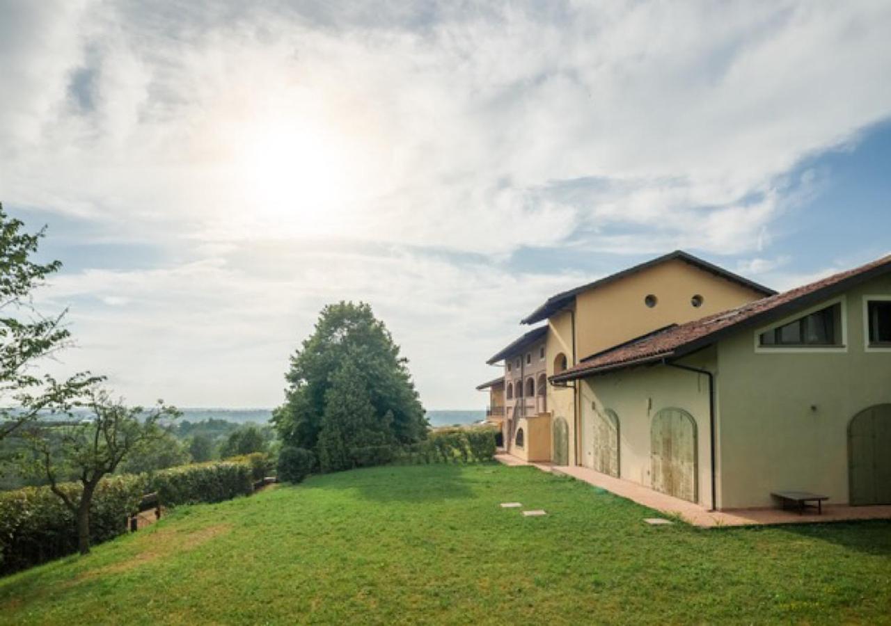 Апартаменти Charming Loft Golf Club Barolo Новело Екстер'єр фото
